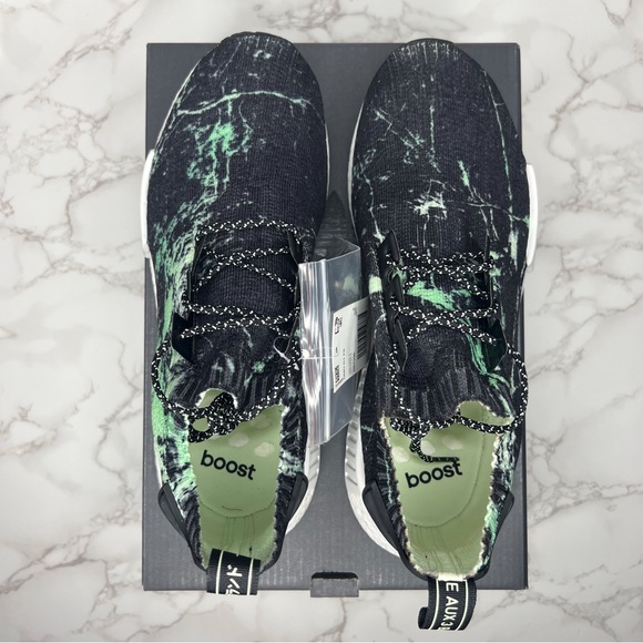 Adidas NMD R1 Primeknit - Picture 9 of 16